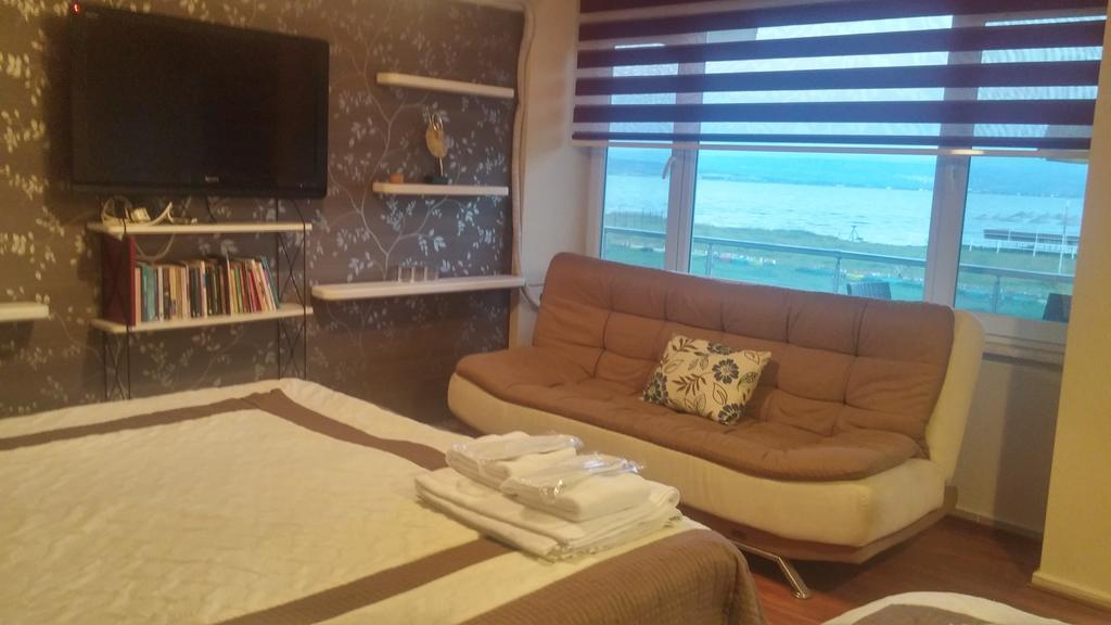 Flora Hotel Burhanli Εξωτερικό φωτογραφία