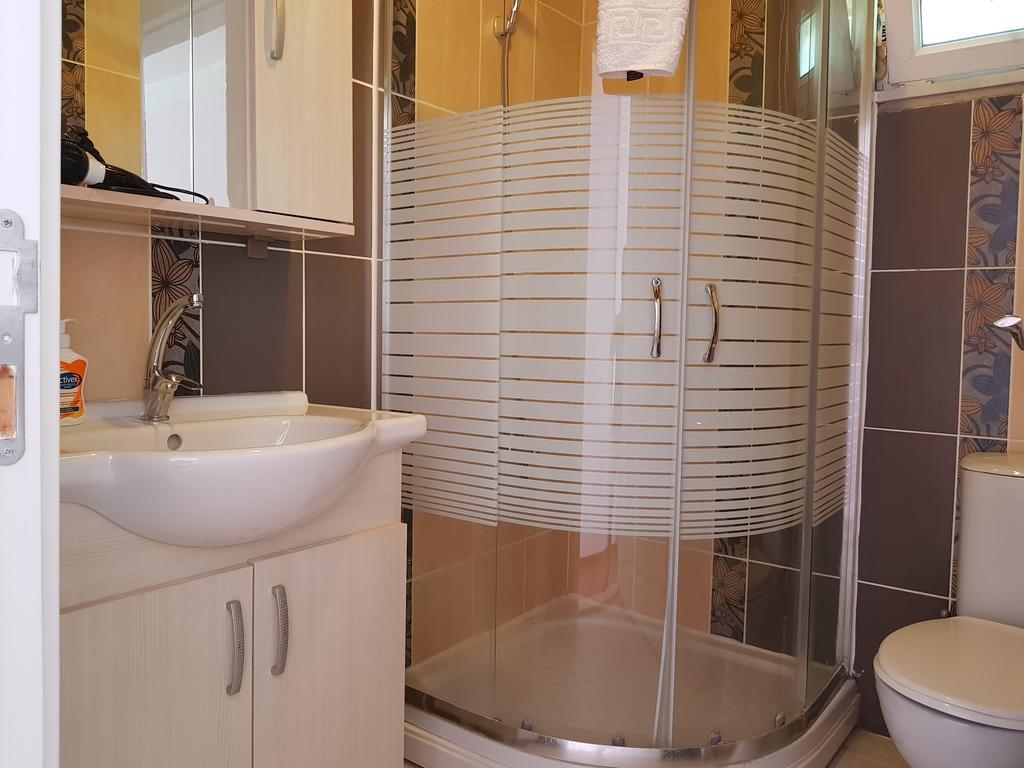 Flora Hotel Burhanli Εξωτερικό φωτογραφία