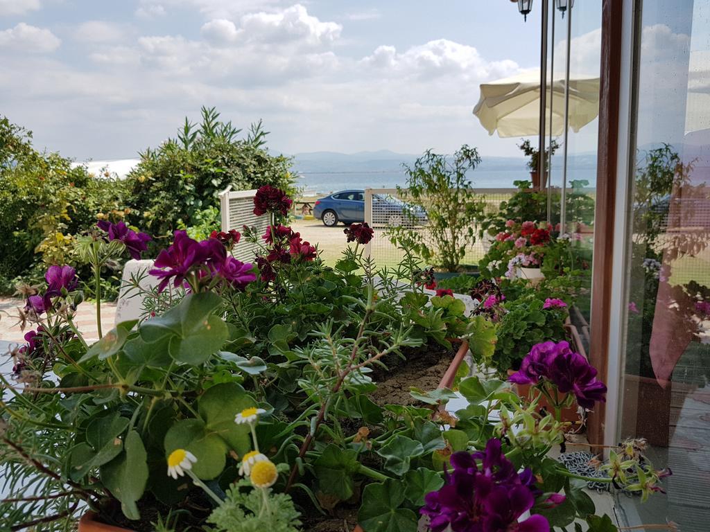 Flora Hotel Burhanli Εξωτερικό φωτογραφία